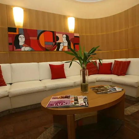 Le Petit Hotel