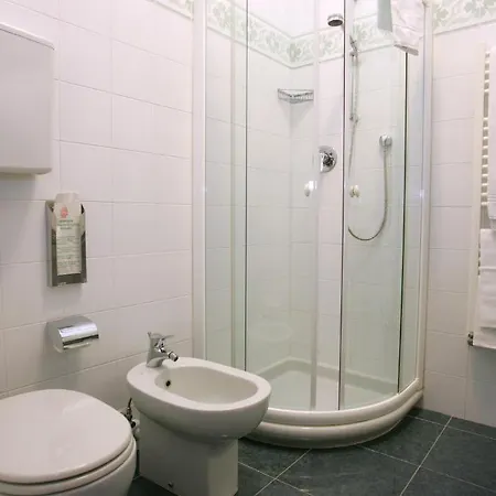 Le Petit 3* Turin