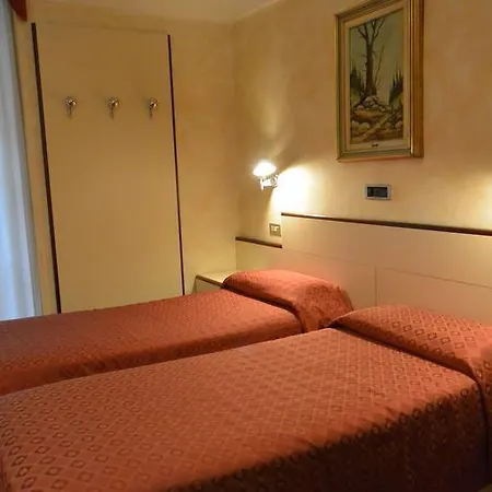 Le Petit Hotel 3*