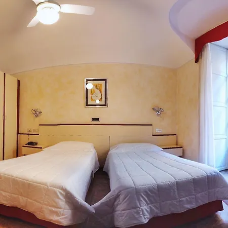 Le Petit Hotel