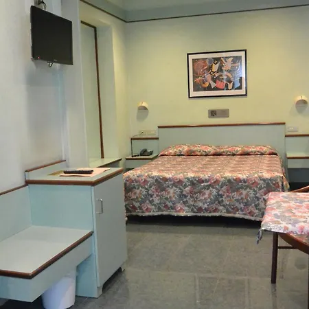 Le Petit מלון 3*