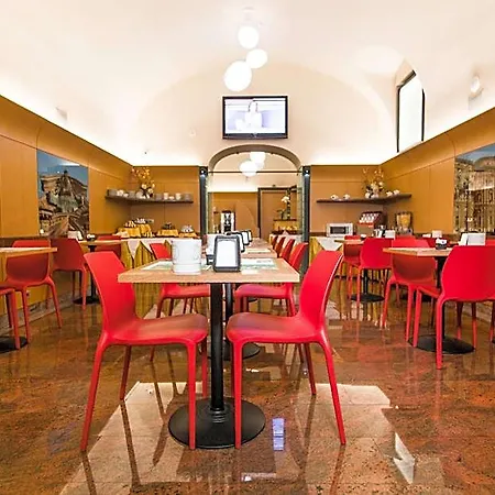 Le Petit Hotel