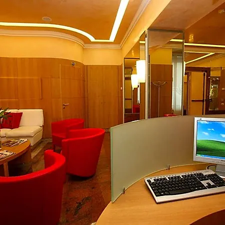 Le Petit Hotel 3*