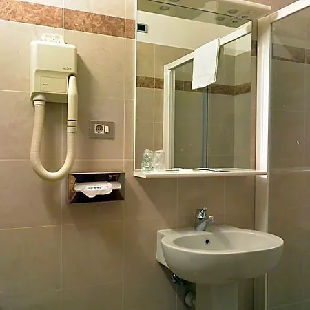 Le Petit Hotel 3*