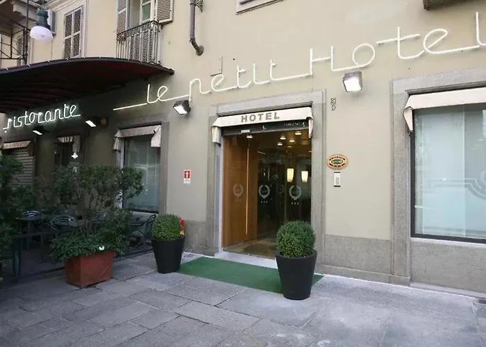Отель Le Petit 3*