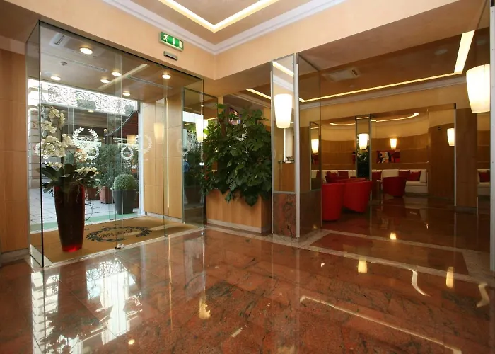 Отель Le Petit 3*