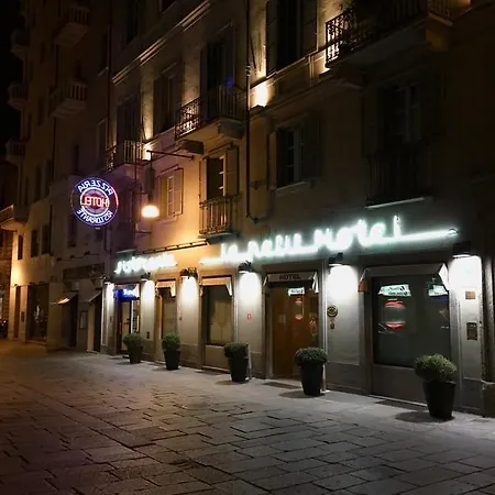 Le Petit 3* Turin