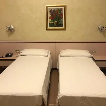 Le Petit Hotell 3*