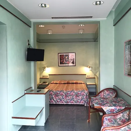 Le Petit 3* Turin
