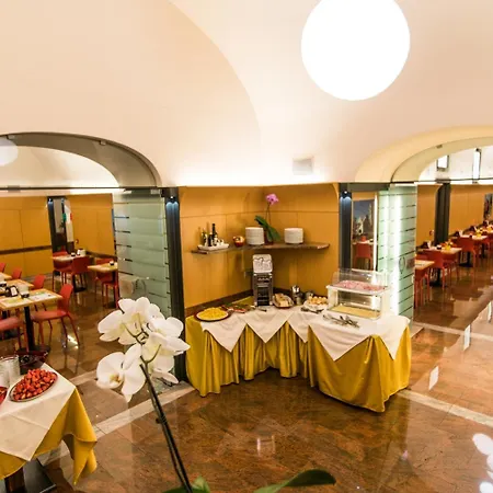 Le Petit Hotell