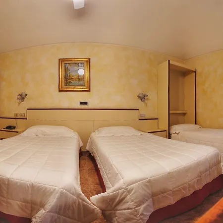 Le Petit Hotell 3*