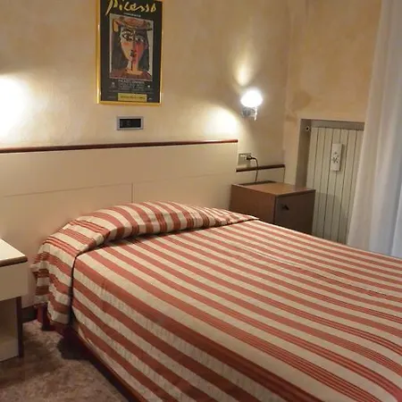 Le Petit Hotell