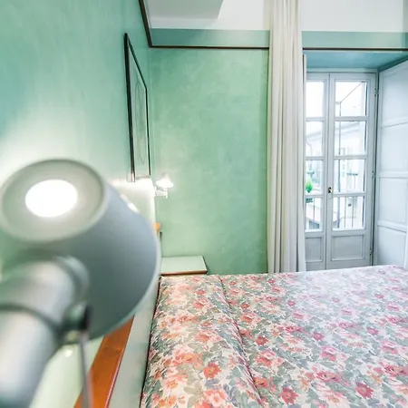 Le Petit Hotell