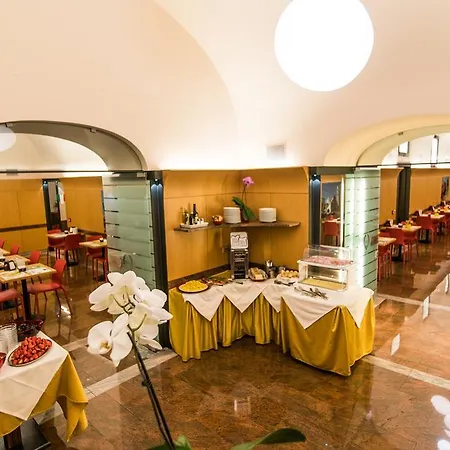 Le Petit 3* Turin