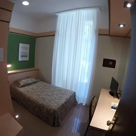 Le Petit Hotell