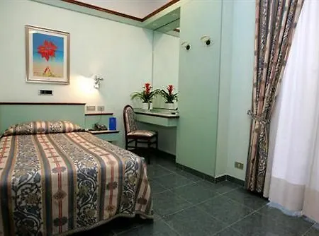 Le Petit Hotel