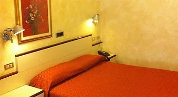 Le Petit Hotel 3*